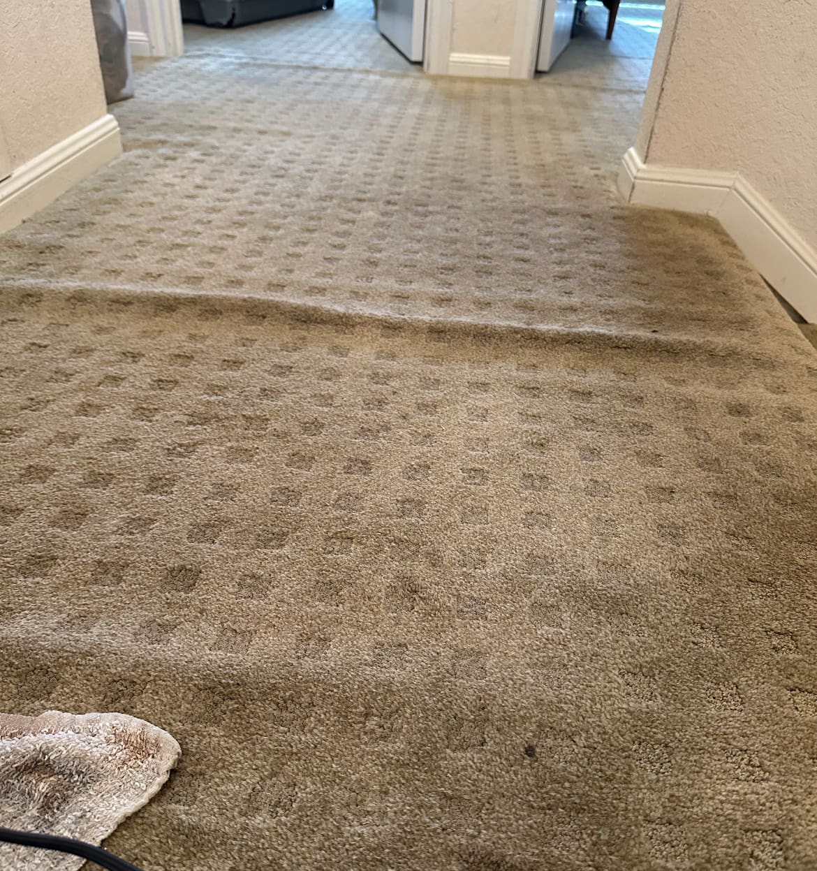 Austin Carpet Stretching Before and After - Santa Fe Floor Care